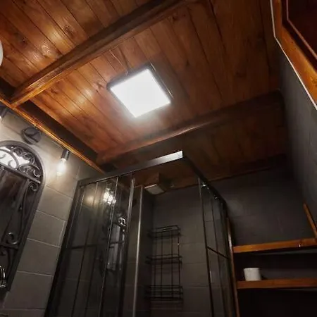 Unique Hunter's Hut Concept Tiny House Apartamento