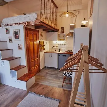 Unique Hunter's Hut Concept Tiny House