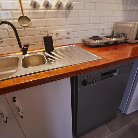 Unique Hunter's Hut Concept Tiny House شقة
