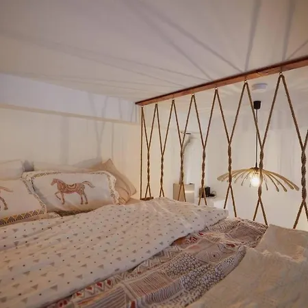 شقة Unique Hunter's Hut Concept Tiny House *